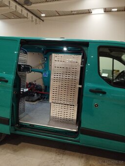 Regálový systém do dodávky Ford Transit - 3