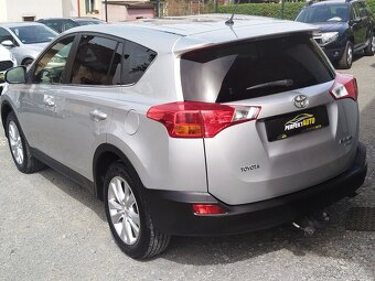 Toyota RAV4 2,2 D-4D 110 kW STYLE 4X4,r.v.2013,naj.212.515km - 3