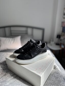 Alexander McQueen - 3