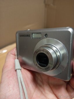 SAMSUNG ES17 - 3
