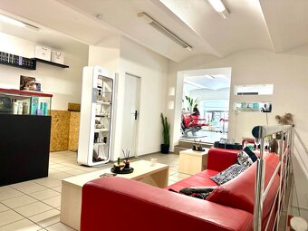 Modeláž nehtů v zavedeném DEL.VERO SALON v centru Brna - 3