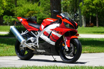 Koupím díly na Yamahu YZF-R1 (RN04) - 3