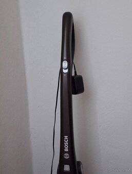 Ruční vysavač Bosch 18V - 3