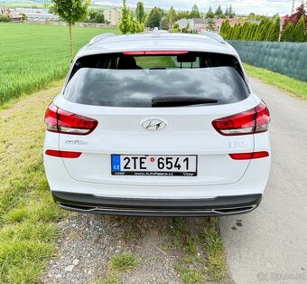 Hyundai i30 kombi, 1,5 DPi, záruka, nájezd pouze 20 000 km - 3