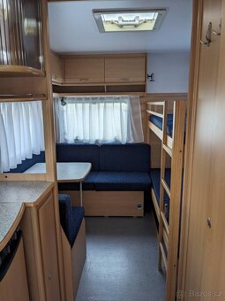 Karavan Dethleffs pro 5-6 osob, palanda, předstan - 3
