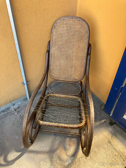 Houpací křeslo staré k resturování za 500 kč - 3