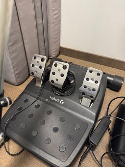 Logitech G920 + pedály + řadící páka + držák - 3