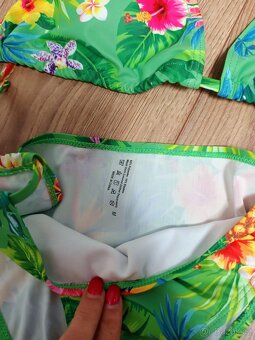 Nové dvoudílné plavky S - 3