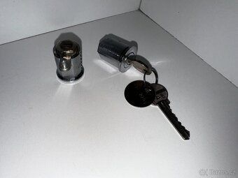 Škoda 110 R, 110R nové originál dverové zámky FAB - 3