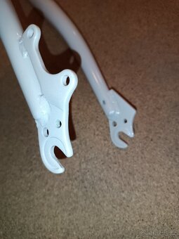 Vidlice pevná bílá 26" - 3