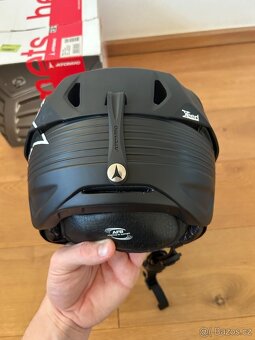 Lyžařská přilba Atomic - černá - 3