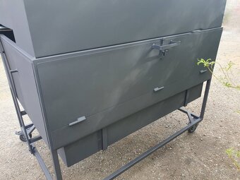 Profi gril na prase/sele celouzavřené - 3