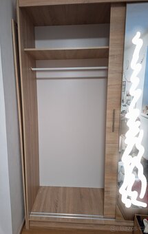 Šatní skříň zánovní - 3