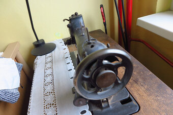 Šicí stroj Bobbin - 3