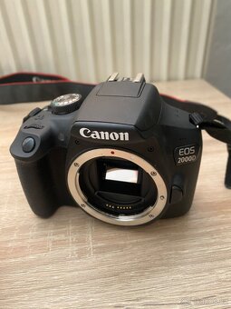 Canon EOS 2000D - 3