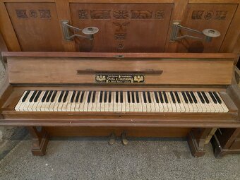 Staré piano - 3