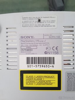 Playstation 1 Slim + 2 ovladače, paměťová karta 1MB, hry - 3