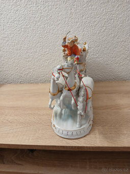 Porcelánový kočár trojspřeží signovaný 36 cm. - 3