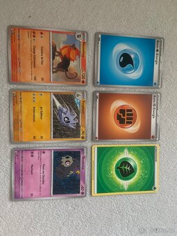 Pokémon TCG – Silný balíček s holo a trenérskými kartami - 3