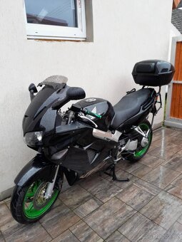 Honda VFR 800 FI, po velkém servisu, výborný stav - 3