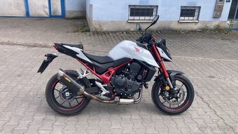 Honda CB 750 A Hornet - 3