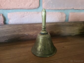 STAROŽITNÝ MOSAZNÝ ZVONEK - 3