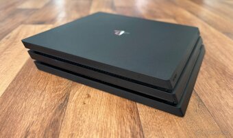 Sony Playstation 4 Pro 1TB (CUH-7216B) černá - 3