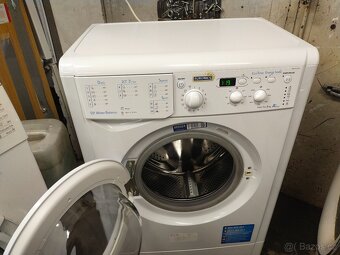 Prodám plně funkční dig. pračku zn. indesit na 5 kg--DOVEZU- - 3