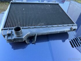 BMW E28 520i/525e chladič vody NOVÝ - 3