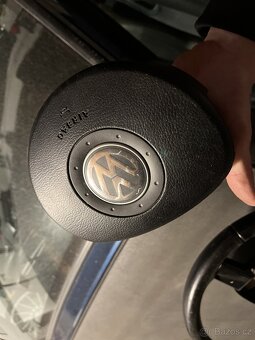 Čtyrramenný volant VW touran 2003 s airbagem - 3
