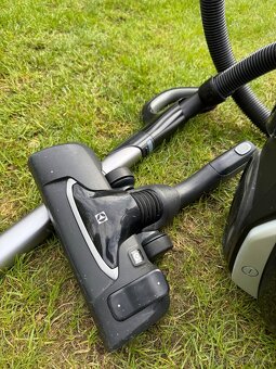 Vysavač Electrolux Ultraone Green - 3