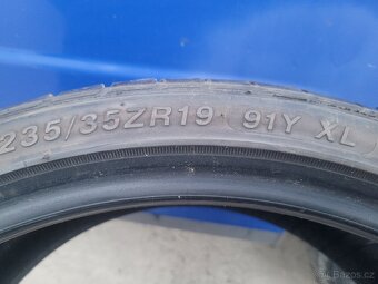 Prodám 3ks letné gumy 235/35/19 aj po 1kuse - 3