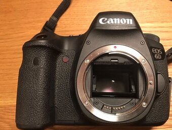 Sada profesionálního fotoaparátu Canon EOS 6D s velkým balen - 3