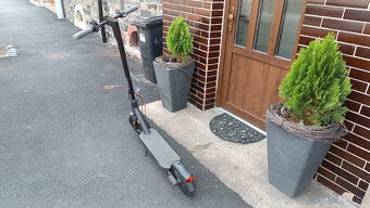 Xiaomi Electric Scooter 4 Pro 2nd Gen, jako nová - 3