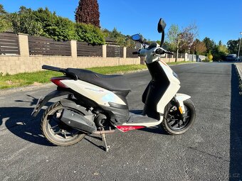 Skůtr Aprilia sportcity one - 3