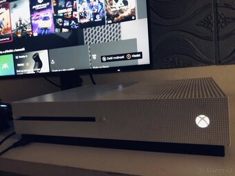 Xbox One S - 3
