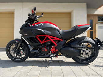 Ducati Diavel Carbon Red - 3