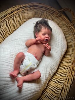 Silikonové reborn miminko. Dá se koupat a vylučuje. - 3