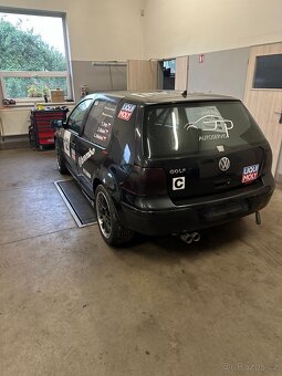 Vw Golf 2.3 V5 - 3