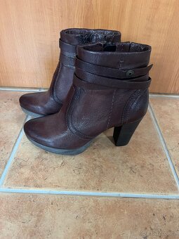 Kotníčkové kožené boty Baťa vel. 37 - 3