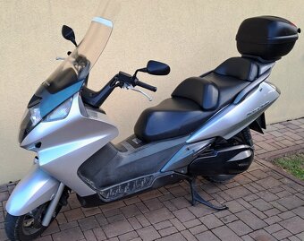 Maxiskútr Honda FJS600 Silverwing - 3