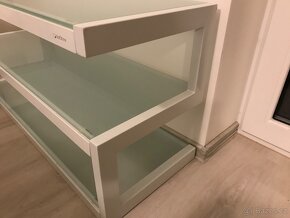 Audiostolek NorStone Esse AV bila/kremove bílé sklo - 3