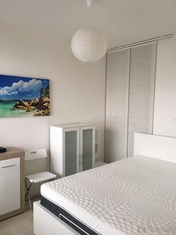 Pronájem bytu 1+kk s gar.stáním, 46 m² Praha- nám. Junkových - 3
