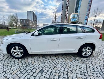 VOLVO V60 2.0D3 5VÁLCE AUTOMAT-NAVI-PDC-LED-156tkm - 3