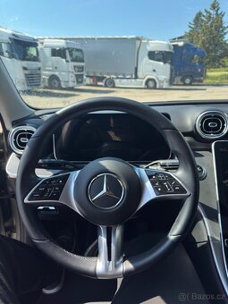 Prodám Mercedes-Benz C300 (2022 - 3