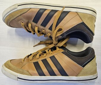 Prodám boty Adidas hnědé velikost 43 - pěkný stav - 3