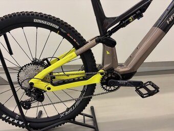 Haibike LYKE CF 11 kola 29" vel.XL gloss carbon sand lime - 3