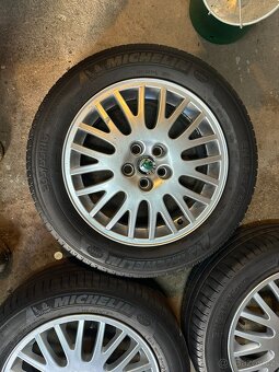 Disky Škoda s letními Michelin gumy 205/55R16 - 3