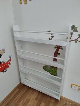 Dětská nástěnná knihovna - 3