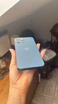 Modrý iPhone 12 pro - 3